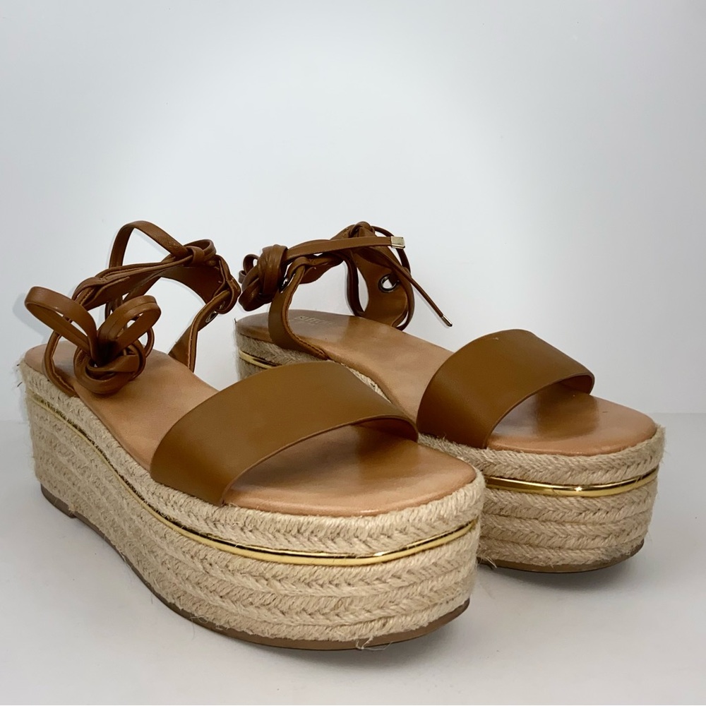 Platform Sandals Tan Leather Size 7.5 Gold accents 3 inches Bleecker & Bond